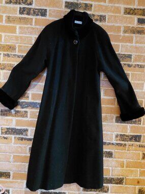 Vtg Braefair Black Wool Blend Swing Coat w/ Faux Fur Collar and Cuffs